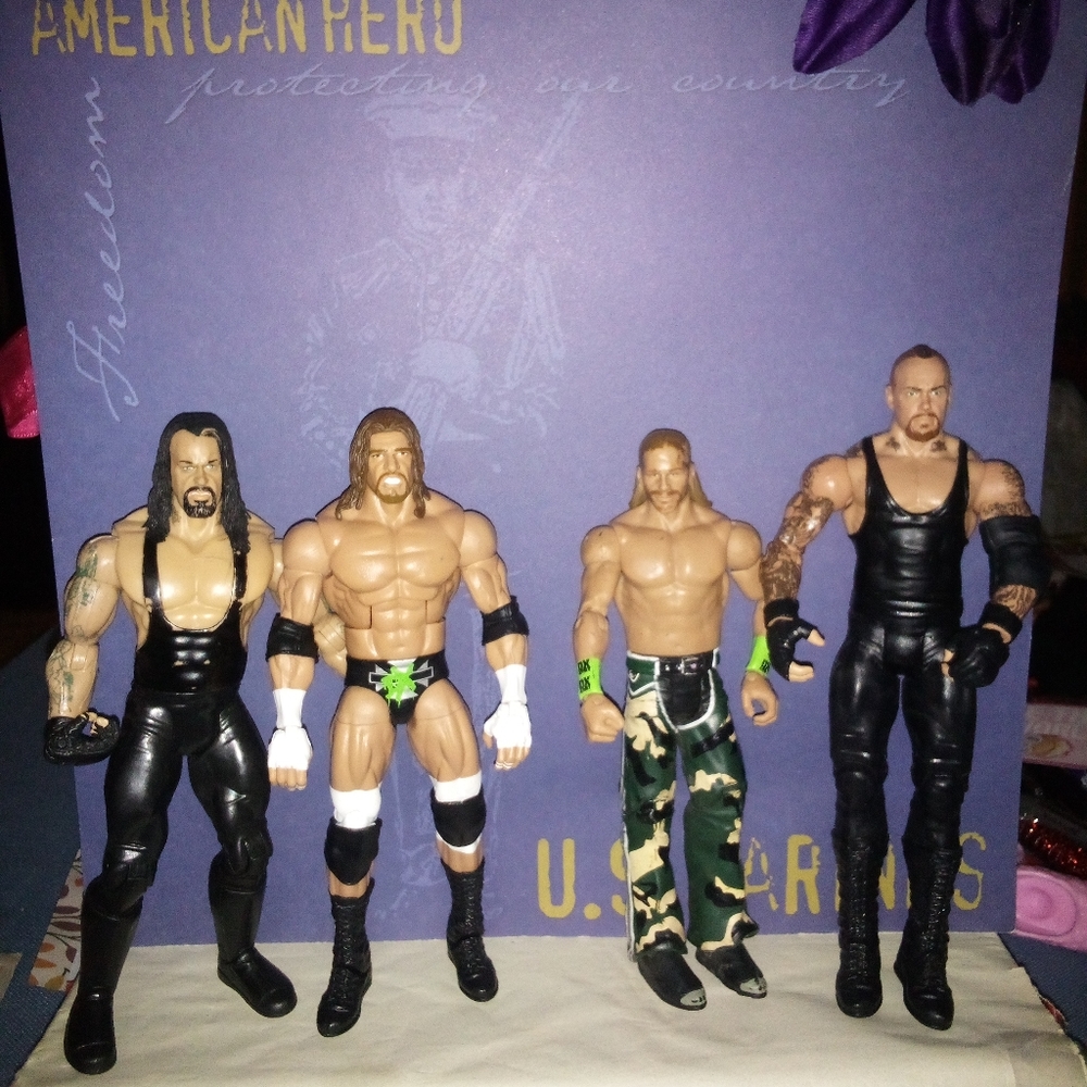 Lot of 4 WWE Wrestling Figures HHH, HBK, Undertaker x 2